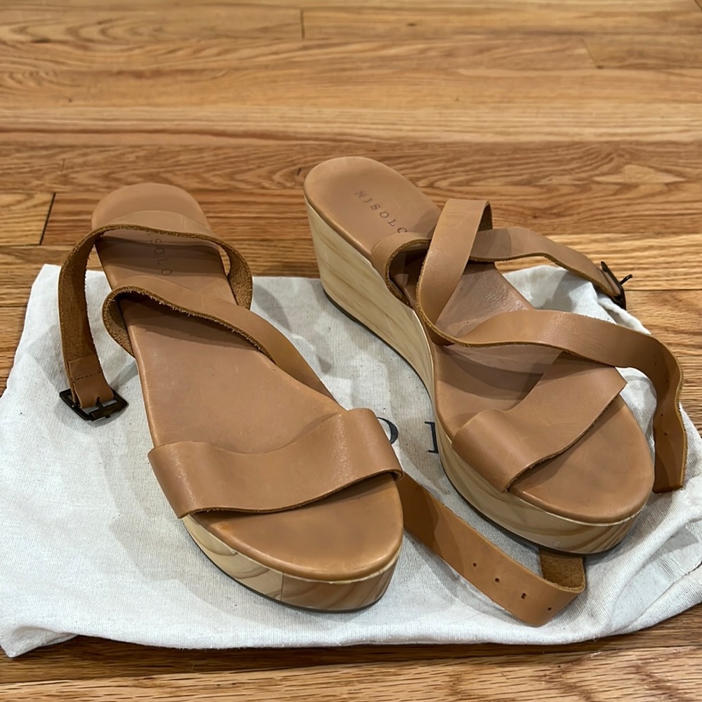 Nisolo Tan Leather Wedges - Picture 2 of 7